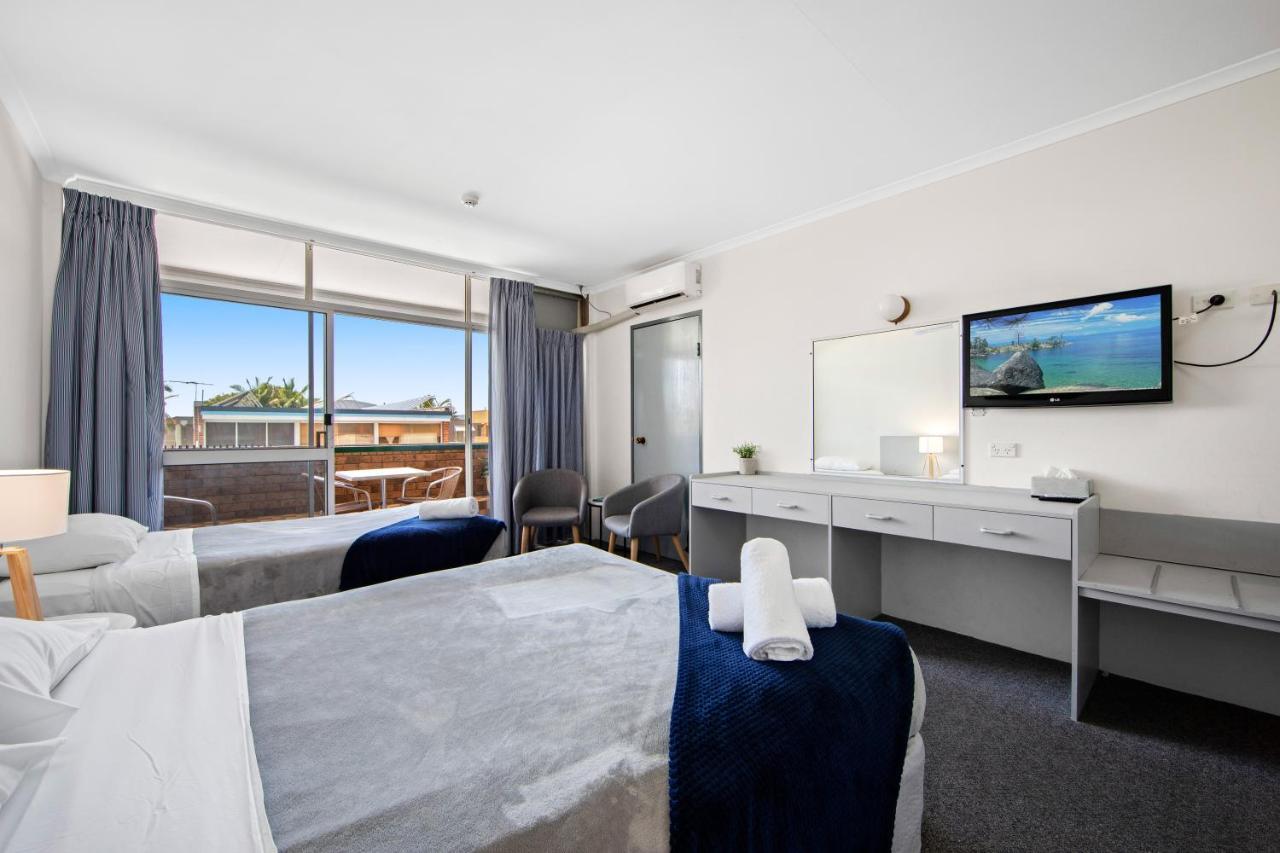 Seabreeze Beach Hotel Саут-Уэст-Рокс Экстерьер фото